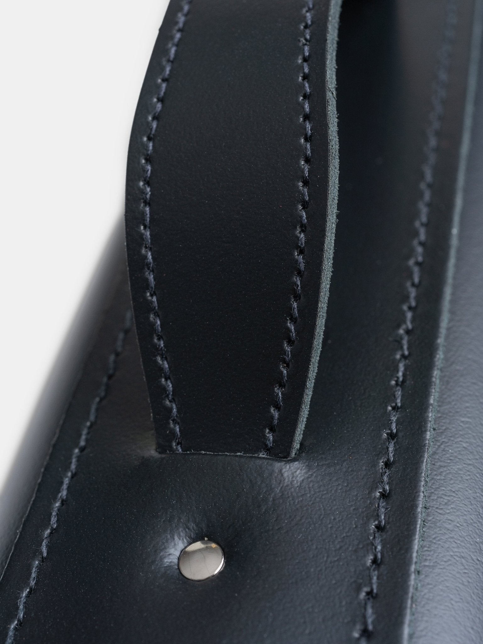 The 15 Inch Batchel - Black - Image 9